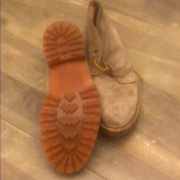 Shoes - Picture 3 of 6